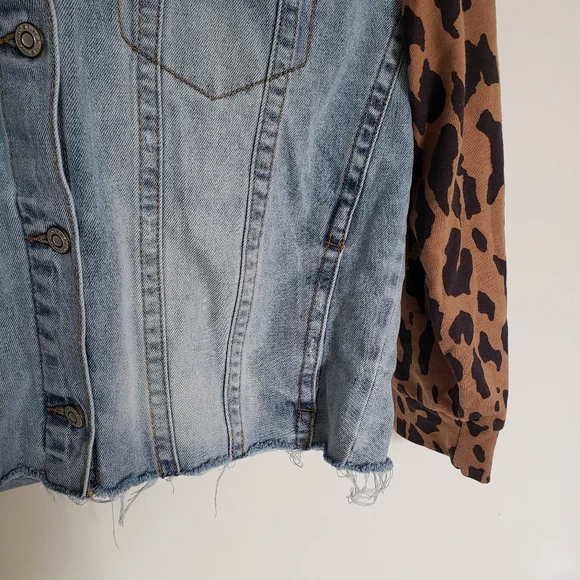 ๐SOLD๐ Kensie Jeans Jean Jacket Womens Size Medium Leopard Print Raw Hem - Picture 4 of 11